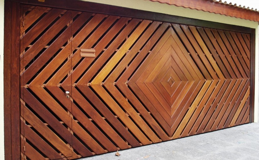 A facilidade de ter um Portão de Madeira